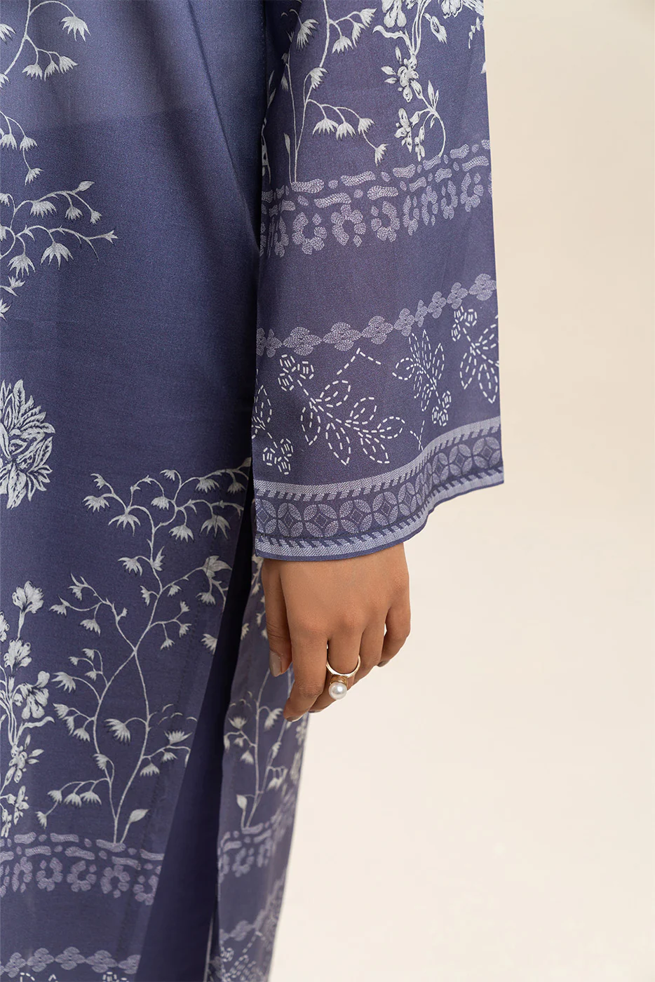 3 PIECE PRINTED LAWN SUIT-RAVEN DIVE (UNSTITCHED) - Image 6