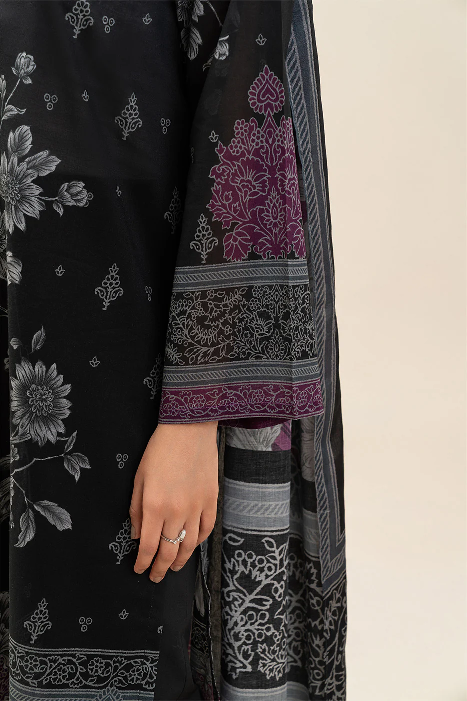 3 PIECE PRINTED LAWN SUIT-DUSTY FLORA (UNSTITCHED) - Image 6