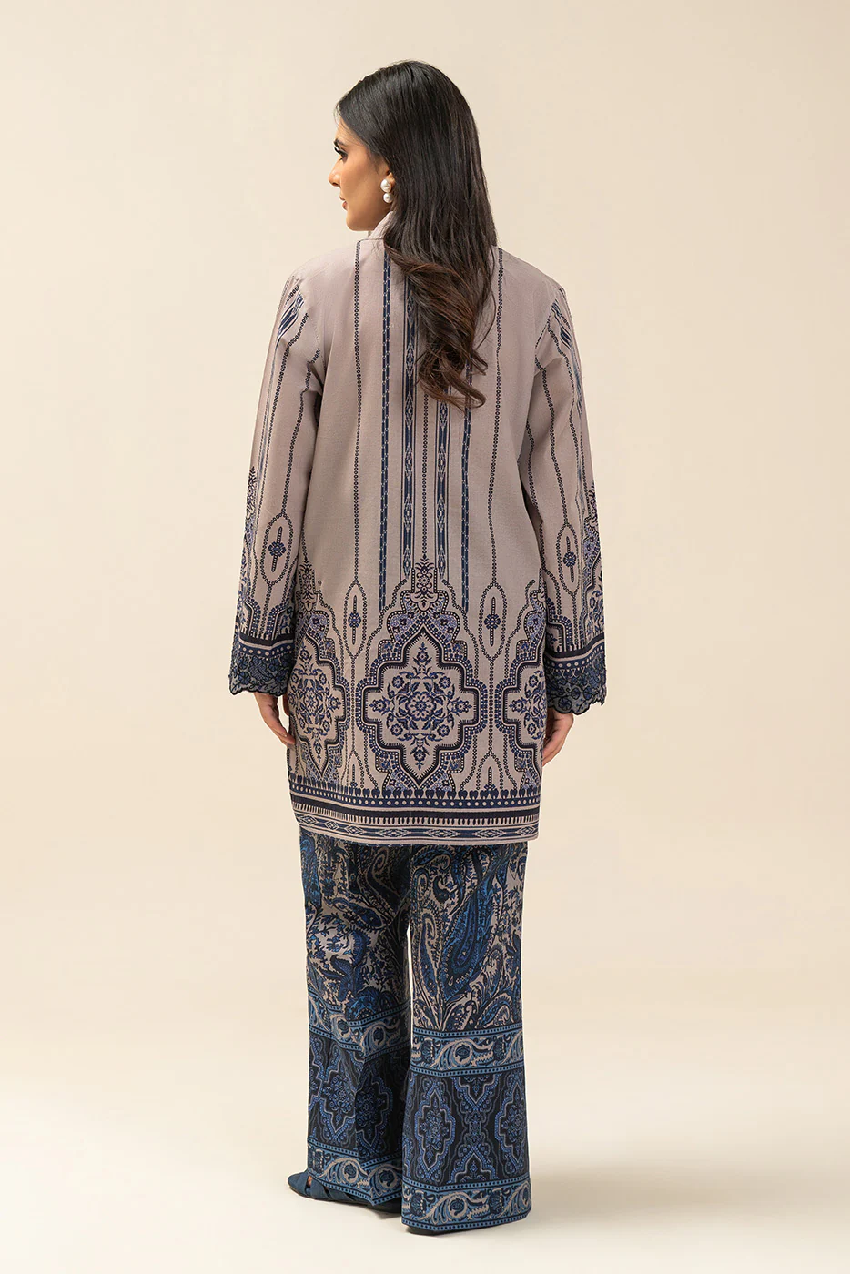 2 PIECE EMBROIDERED LAWN SUIT-DEEP DIVE (UNSTITCHED) - Image 6