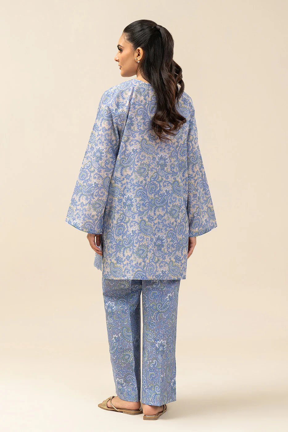 2 PIECE EMBROIDERED LAWN SUIT-SNOW SYMPHONY (UNSTITCHED) - Image 5