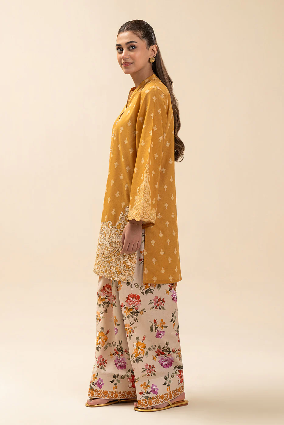 2 PIECE EMBROIDERED LAWN SUIT-BLOOMING GLAZE (UNSTITCHED) - Image 3