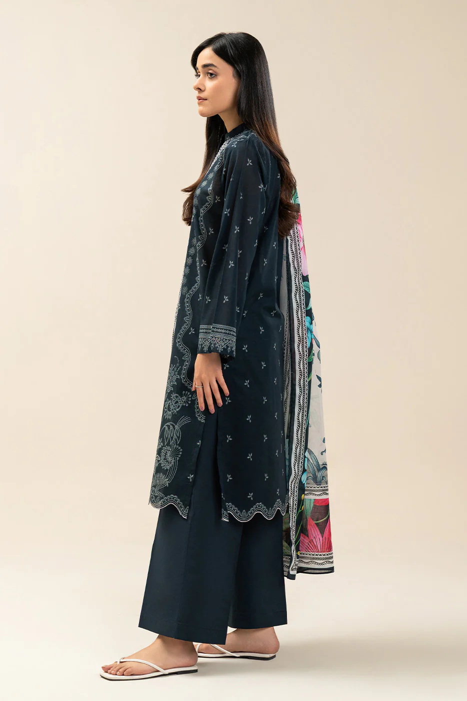3 PIECE EMBROIDERED LAWN SUIT-VERDANT BLOOM (UNSTITCHED) - Image 3