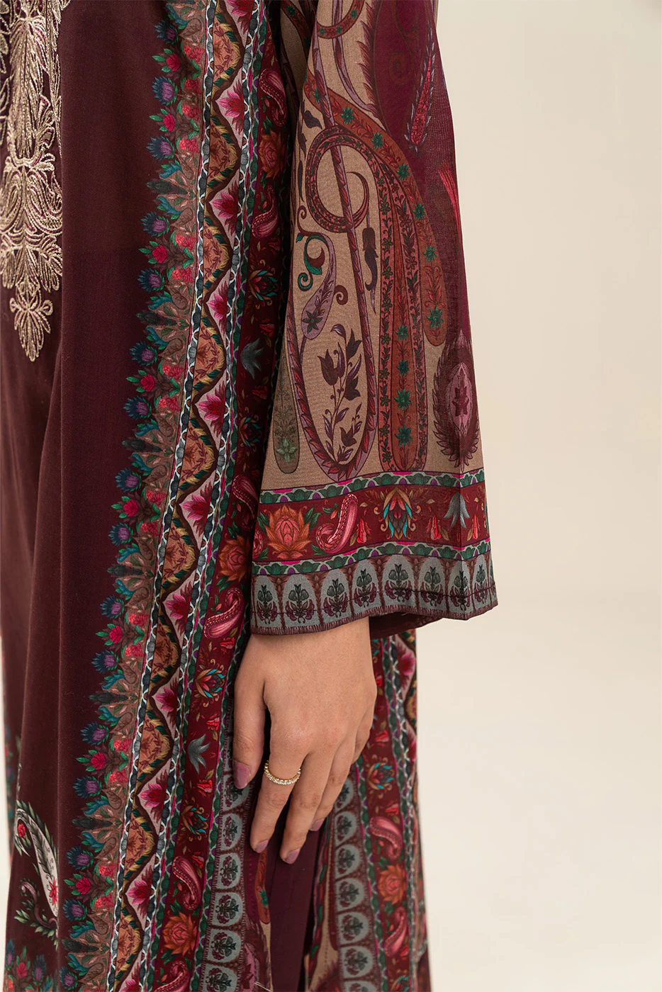 3 PIECE EMBROIDERED LAWN SUIT-ETHNIC PAISLEY (UNSTITCHED) - Image 3