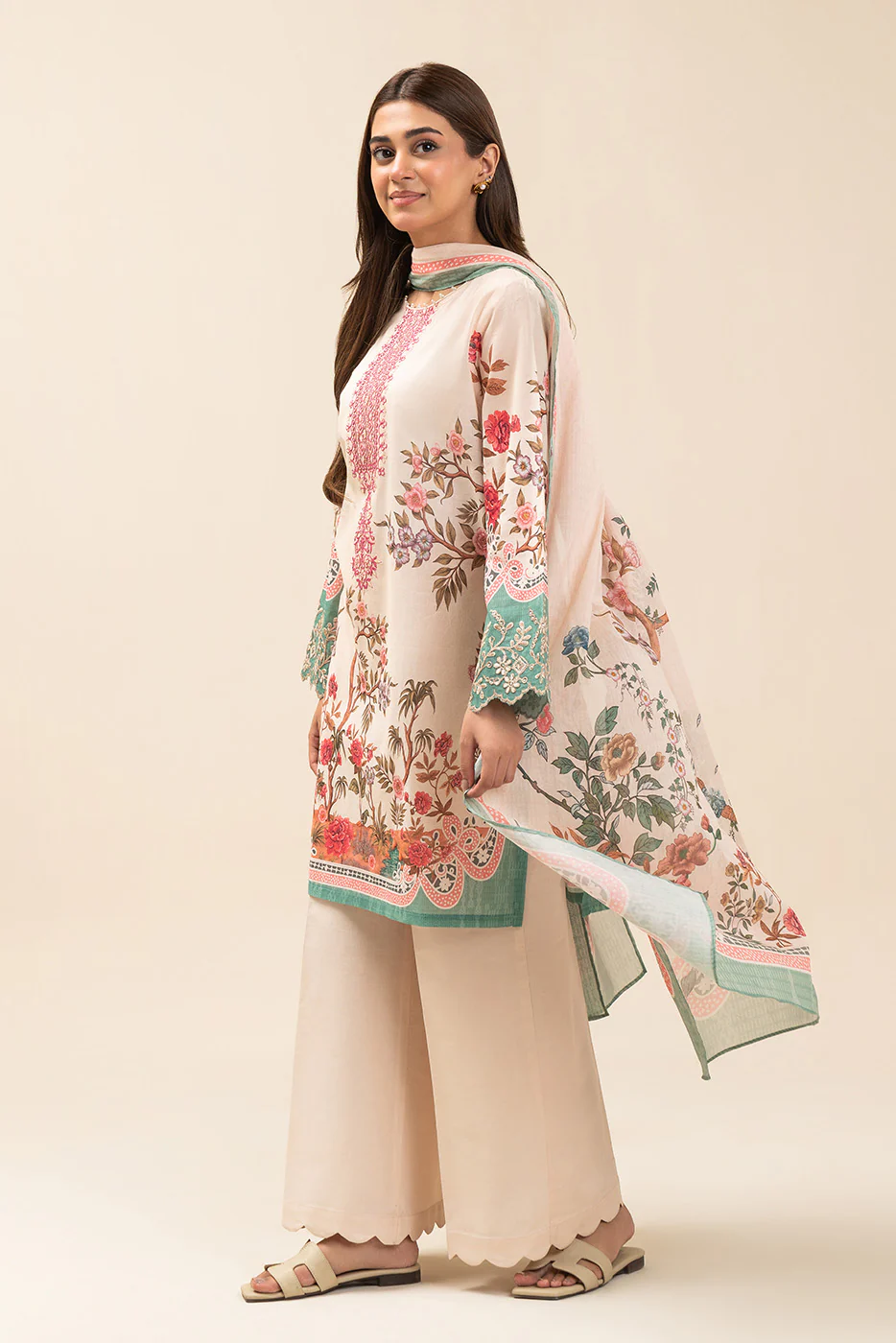3 PIECE EMBROIDERED LAWN SUIT-BLOOMING HERITAGE (UNSTITCHED) - Image 3