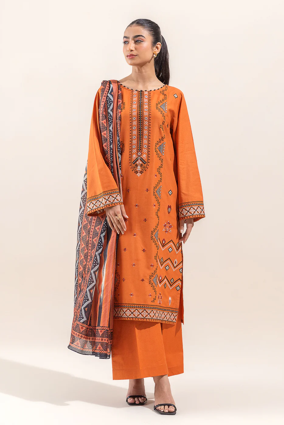 2 PIECE EMBROIDERED LAWN SUIT-RADIANT TRIBE (UNSTITCHED) - Image 2