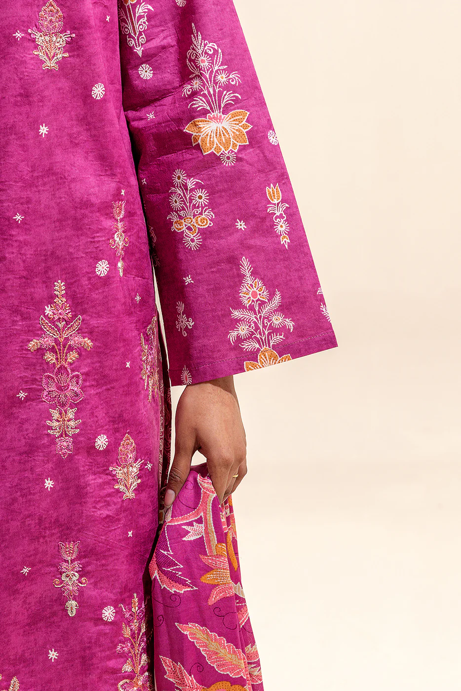 3 PIECE EMBROIDERED LAWN SUIT-FUSHIA DREAM (UNSTITCHED) - Image 3