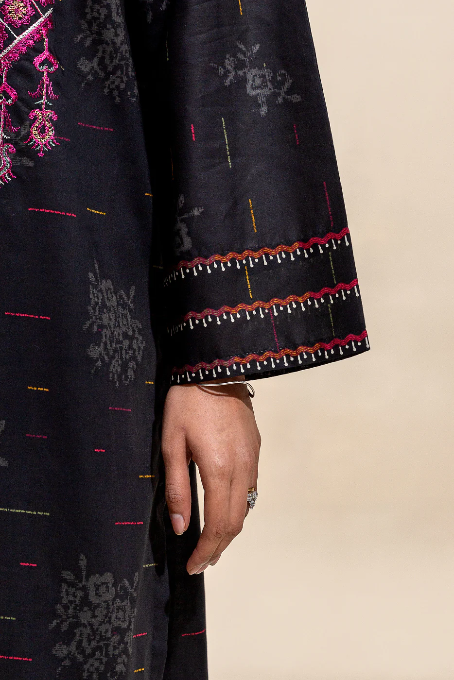 3 PIECE EMBROIDERED LAWN SUIT-BLACK BREEZE(UNSTITCHED) - Image 3