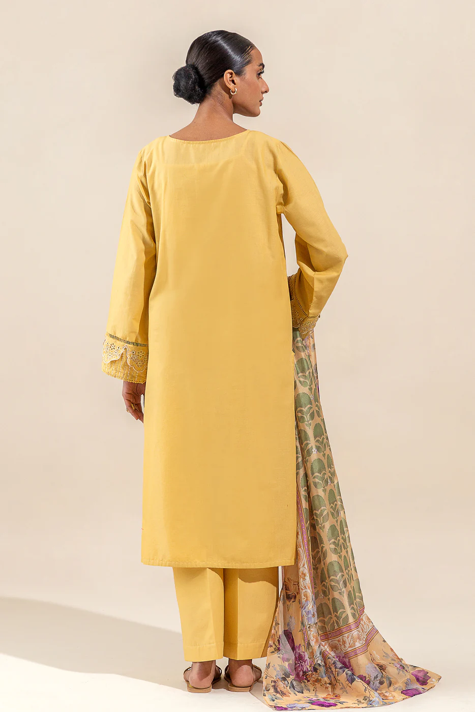 3 PIECE EMBROIDERED LAWN SUIT-VANILLA GLARE (UNSTITCHED) - Image 5