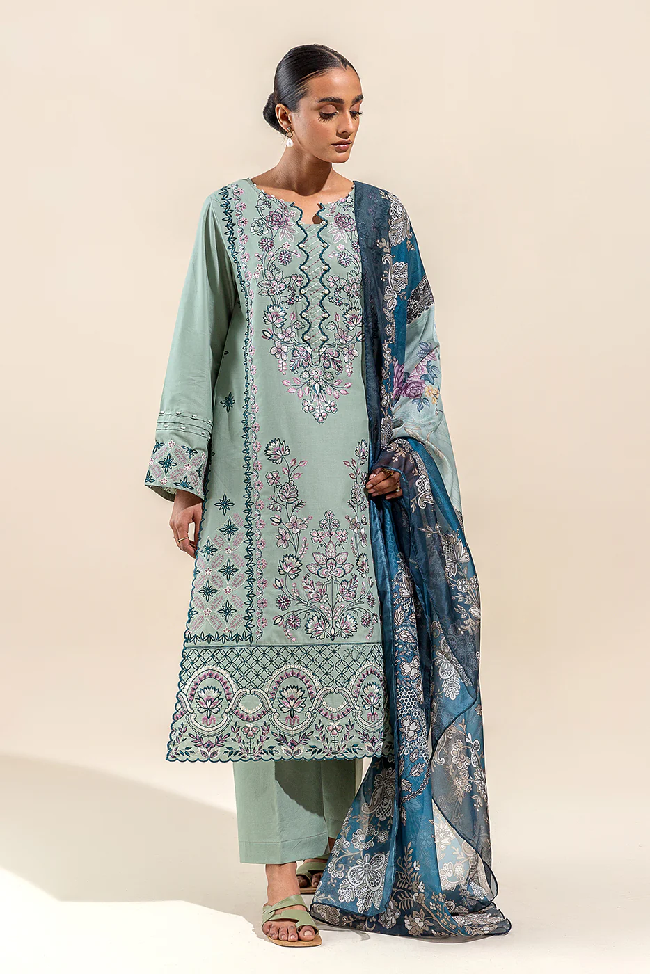3 PIECE EMBROIDERED LAWN SUIT-TRERON FLECK (UNSTITCHED) - Image 2