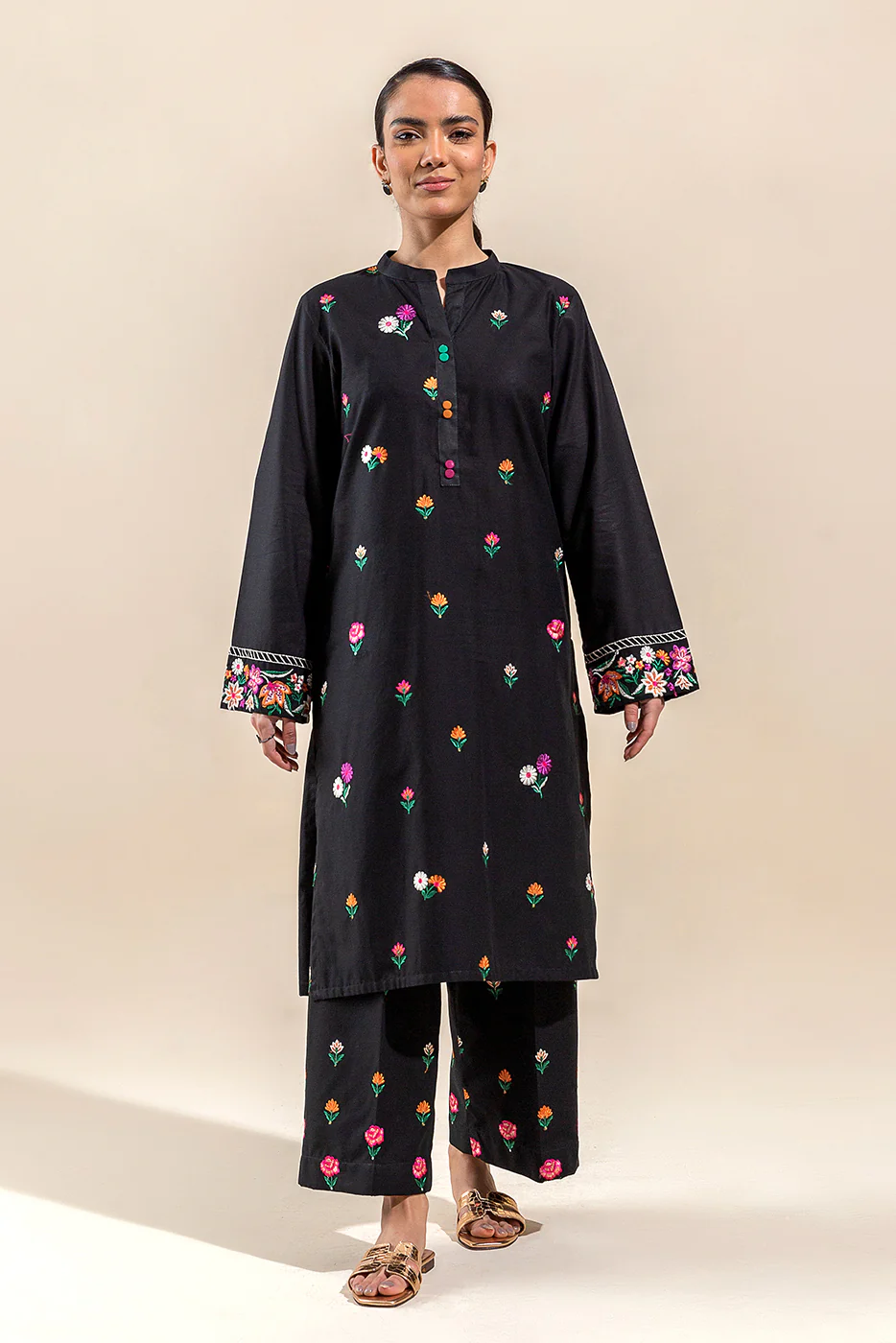 2 PIECE EMBROIDERED LAWN SUIT-SABLE INK (UNSTITCHED) - Image 2
