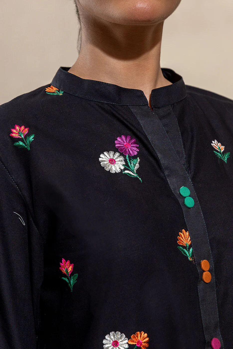 2 PIECE EMBROIDERED LAWN SUIT-SABLE INK (UNSTITCHED) - Image 4
