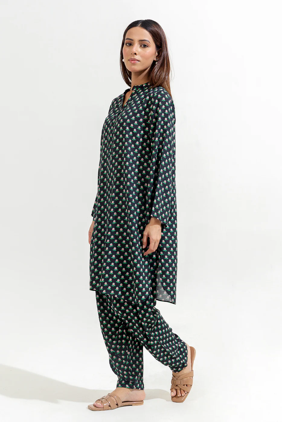 2 PIECE PRINTED VISCOSE SUIT (PRET) - Image 4