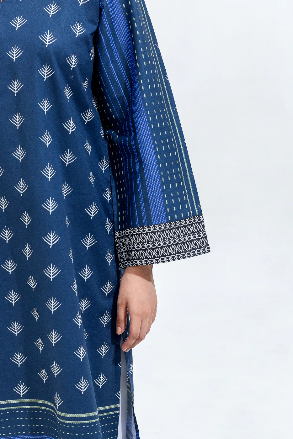 2 PIECE PRINTED CAMBRIC SUIT (PRET) - Image 5