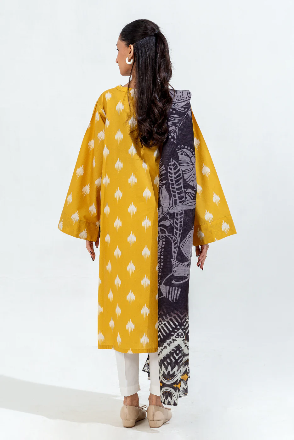 2 PIECE PRINTED CAMBRIC SUIT (PRET) - Image 4