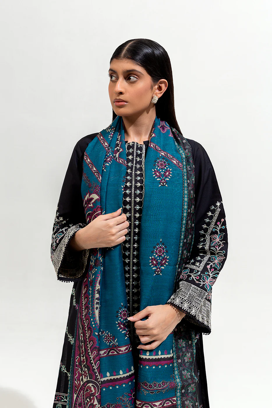 3 PIECE EMBROIDERED CAMBRIC SUIT (PRET) - Image 2