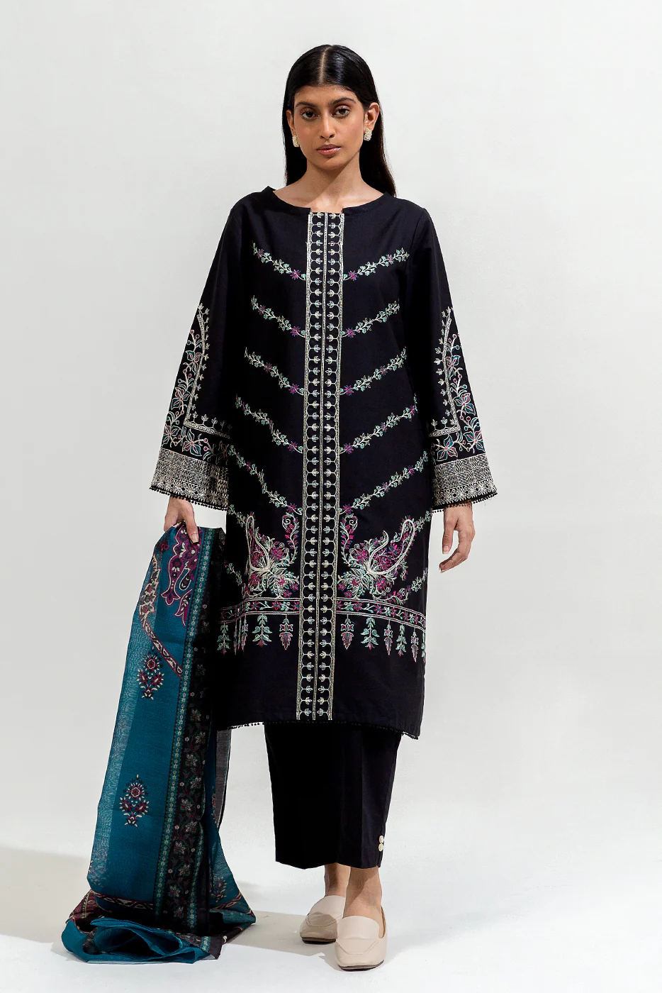 3 PIECE EMBROIDERED CAMBRIC SUIT (PRET) - Image 3