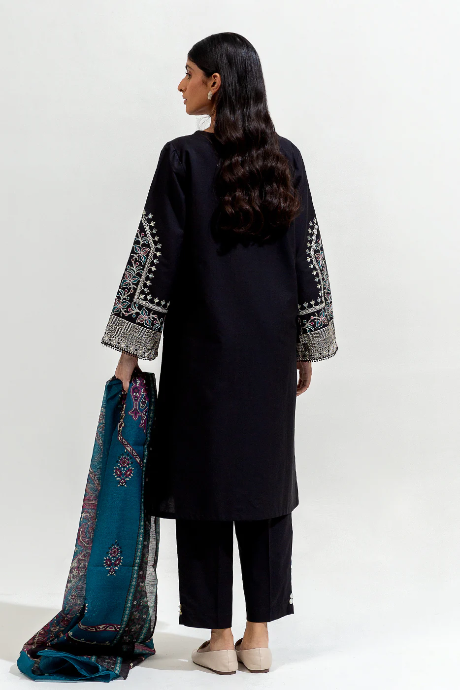 3 PIECE EMBROIDERED CAMBRIC SUIT (PRET) - Image 4