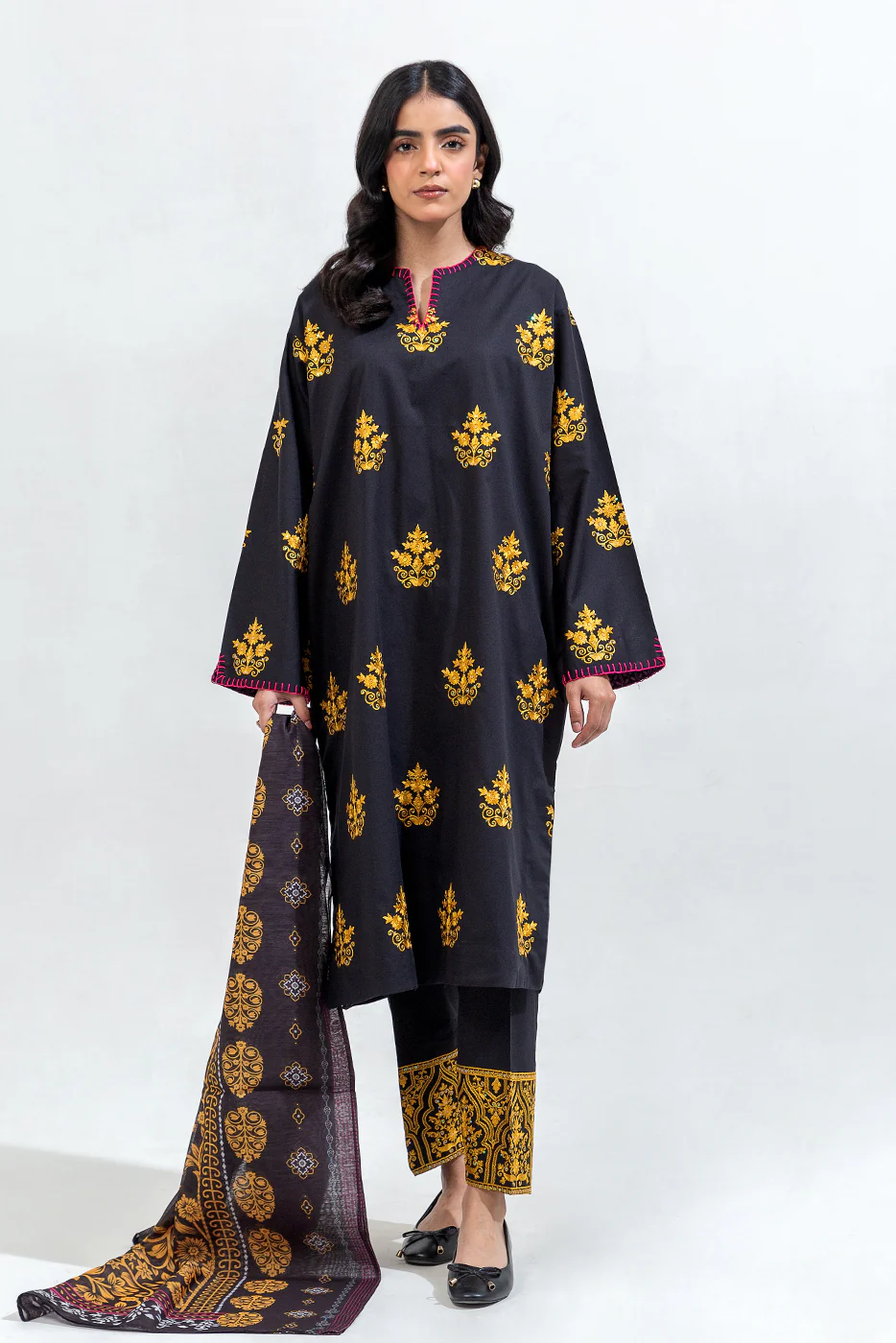 3 PIECE EMBROIDERED CAMBRIC SUIT (PRET) - Image 4
