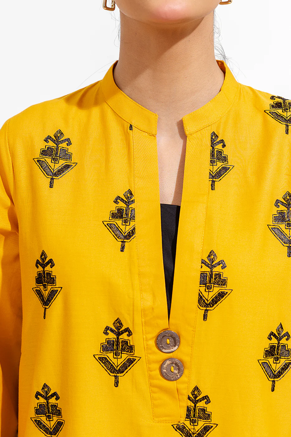 2 PIECE EMBROIDERED CAMBRIC SUIT (PRET) - Image 3