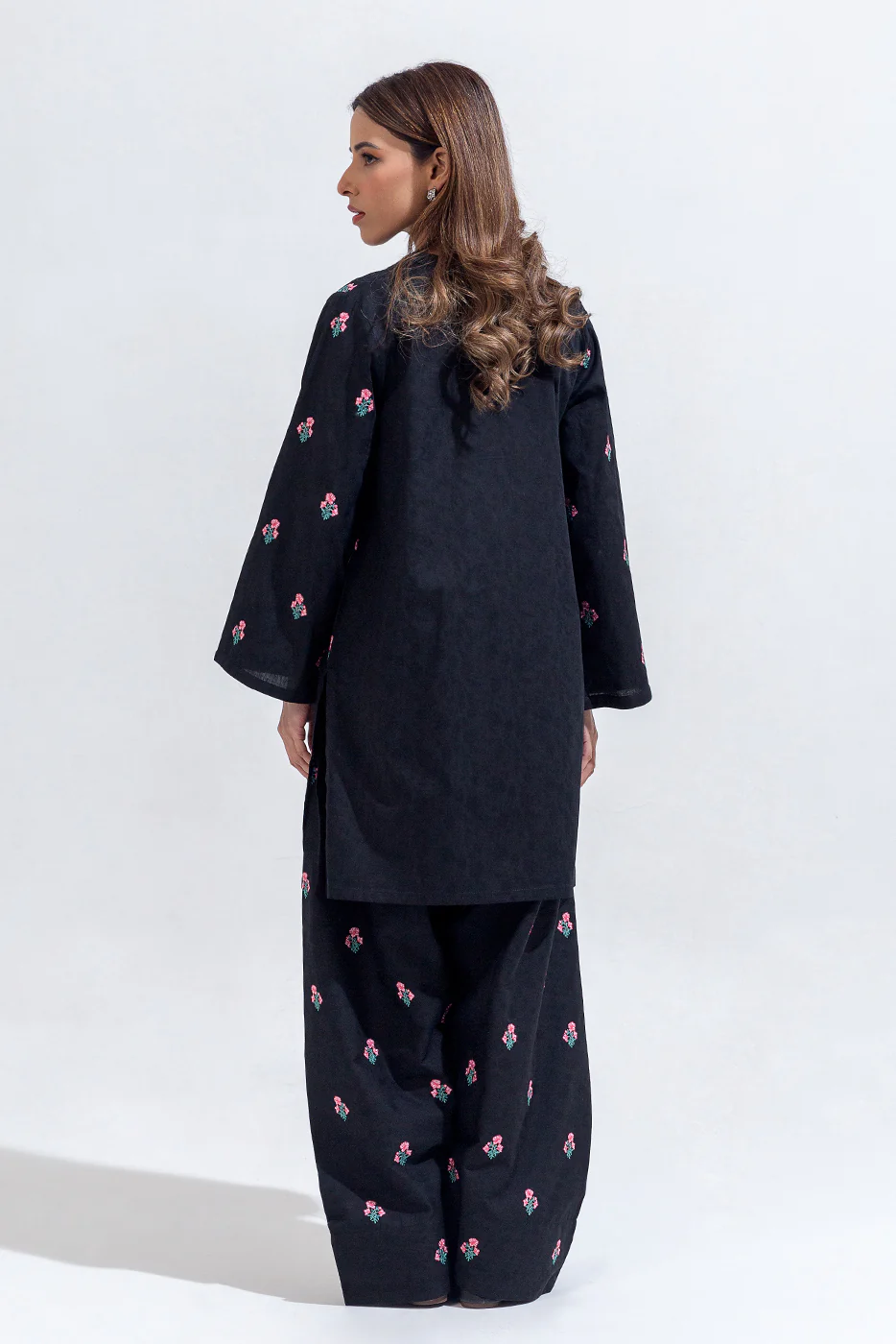2 PIECE EMBROIDERED CAMBRIC JACQUARD SUIT (PRET) - Image 3