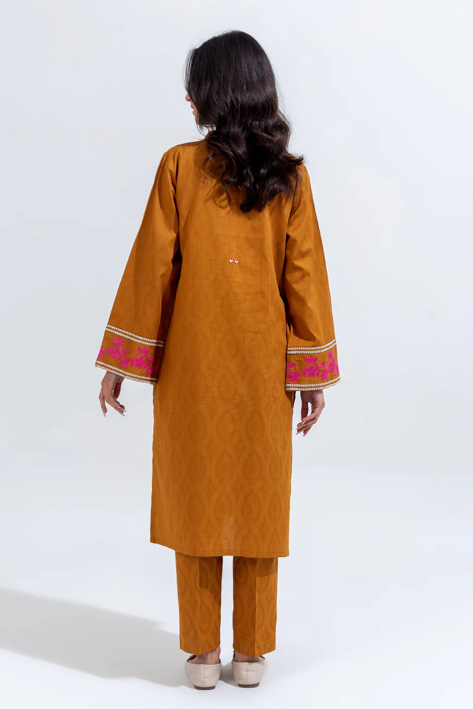 2 PIECE EMBROIDERED CAMBRIC JACQUARD SUIT (PRET) - Image 3