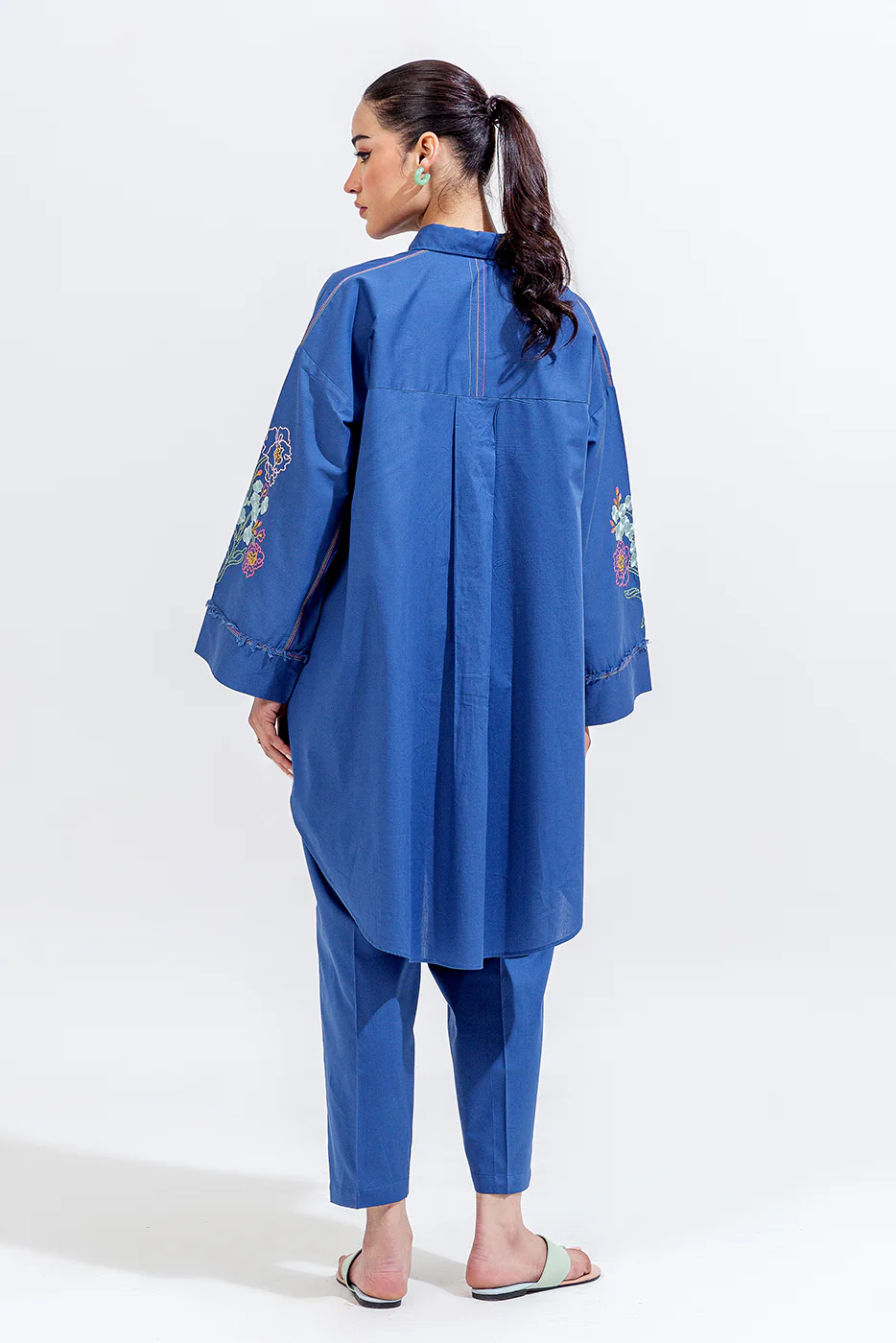 2 PIECE BASIC CAMBRIC SUIT (PRET) - Image 4