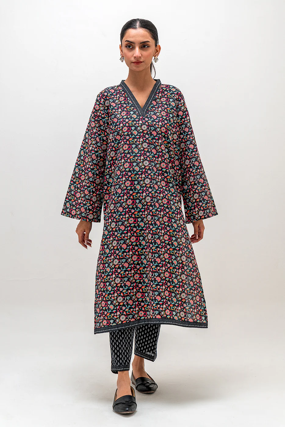 2 PIECE PRINTED KHADDAR SUIT (PRET) - Image 2