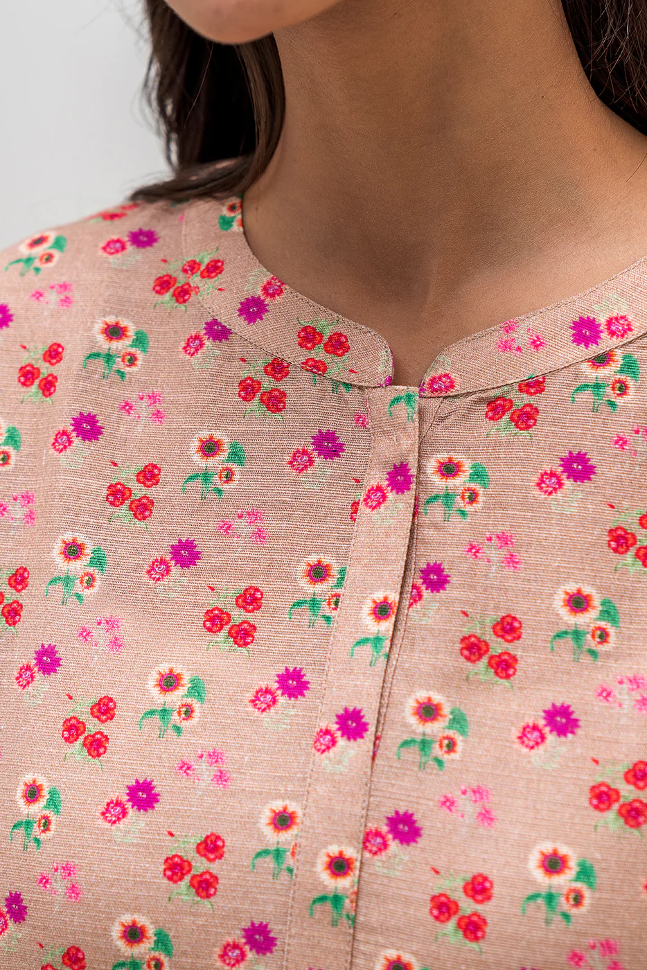2 PIECE PRINTED KHADDAR SUIT (PRET) - Image 4