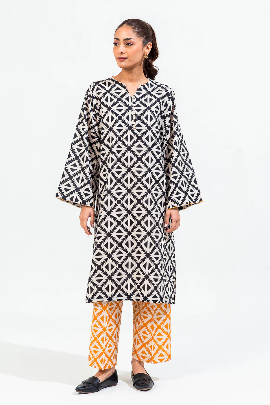 2 PIECE PRINTED KHADDAR SUIT (PRET) - Image 5