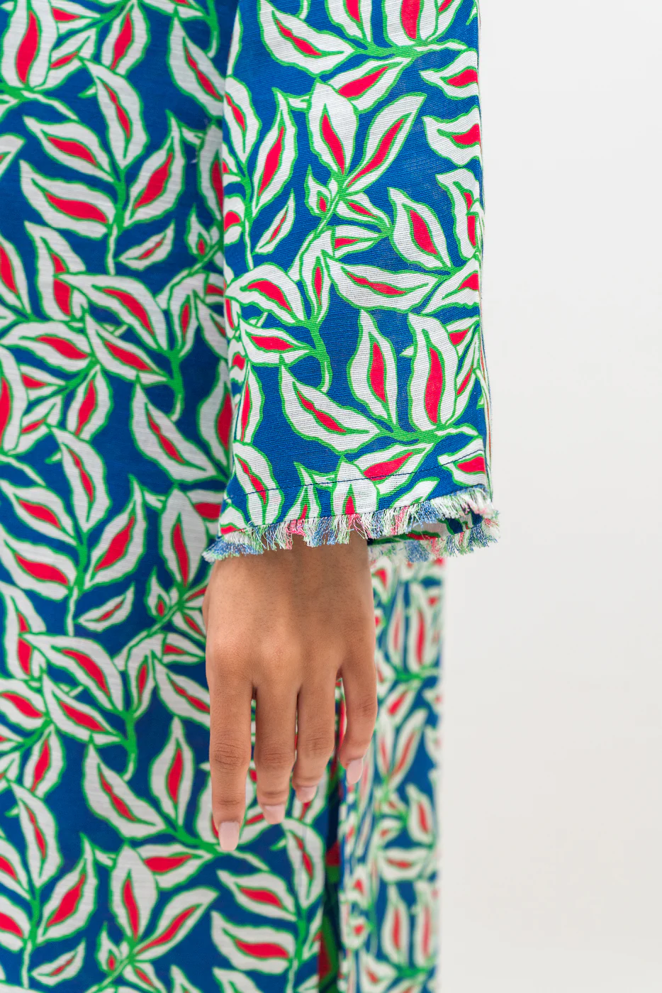 2 PIECE PRINTED KHADDAR SUIT (PRET) - Image 5