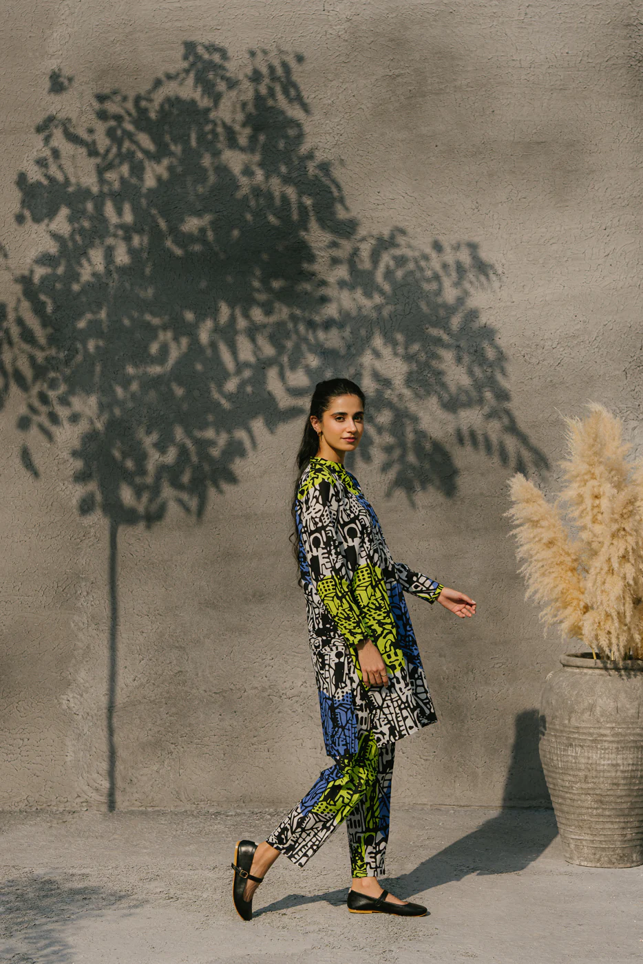 2 PIECE PRINTED KHADDAR SUIT (PRET) - Image 2
