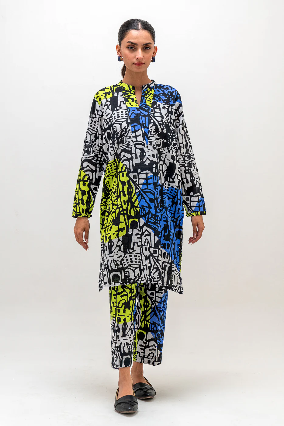 2 PIECE PRINTED KHADDAR SUIT (PRET) - Image 4