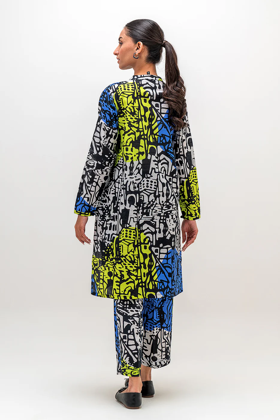 2 PIECE PRINTED KHADDAR SUIT (PRET) - Image 5
