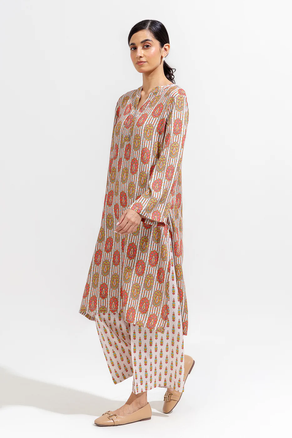 2 PIECE PRINTED VISCOSE SUIT (PRET) - Image 3