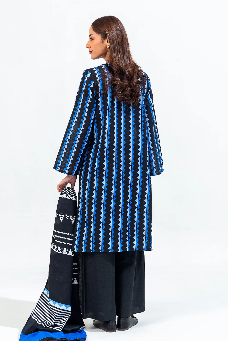 2 PIECE PRINTED KHADDAR SUIT (PRET) - Image 3