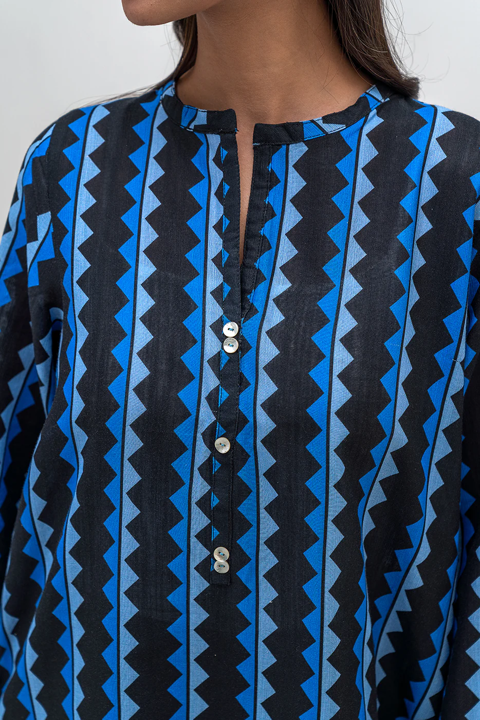 PRINTED KHADDAR SHIRT (PRET) - Image 4