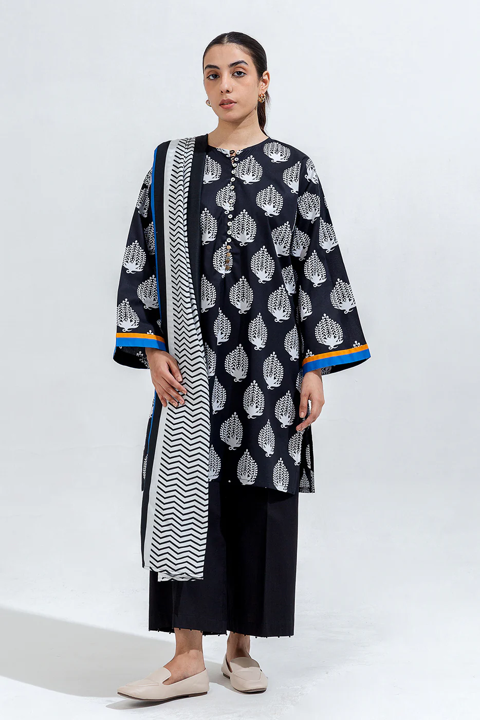2 PIECE PRINTED CAMBRIC SUIT (PRET) - Image 2