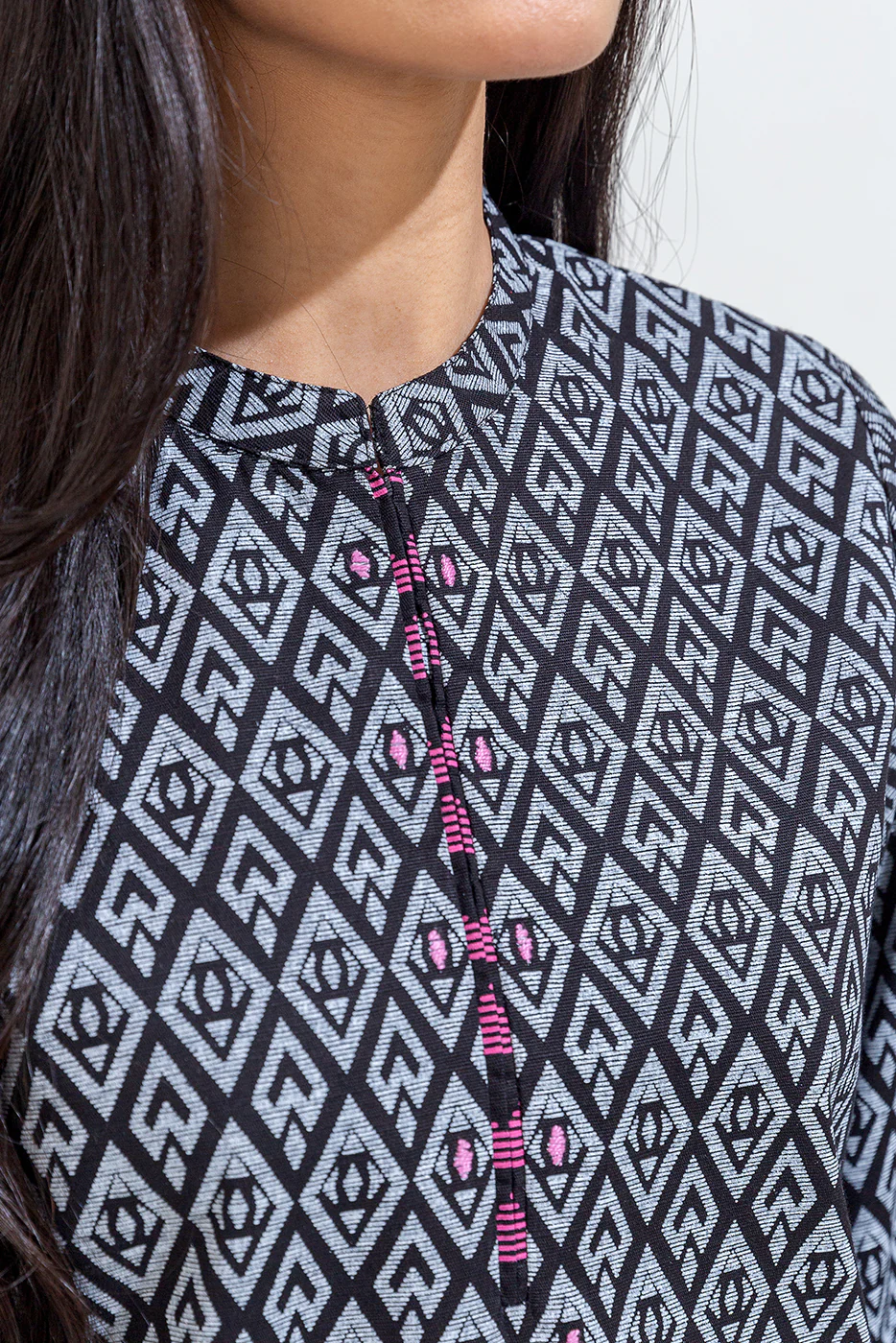 2 PIECE PRINTED KHADDAR SUIT (PRET) - Image 5