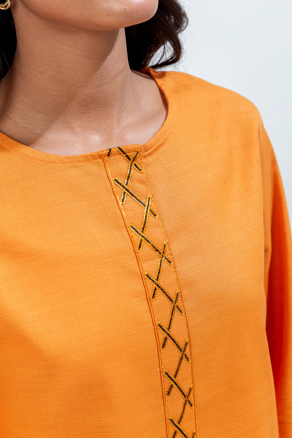 2 PIECE EMBROIDERED KHADDAR SUIT (PRET) - Image 4