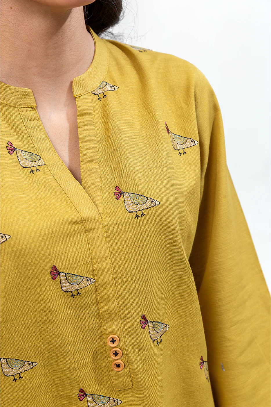 EMBROIDERED KHADDAR SHIRT (PRET) - Image 4