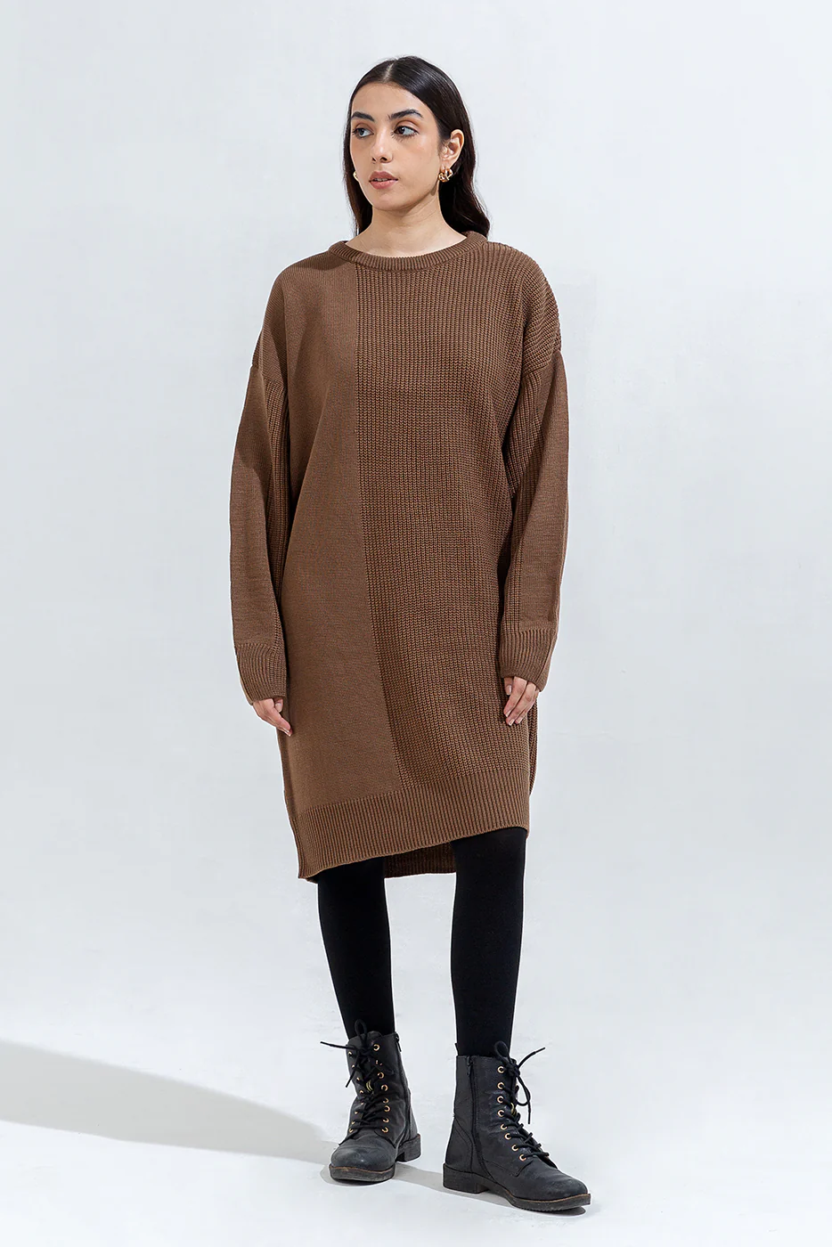 KNITTED KNEE LENGTH DRESS - Image 4