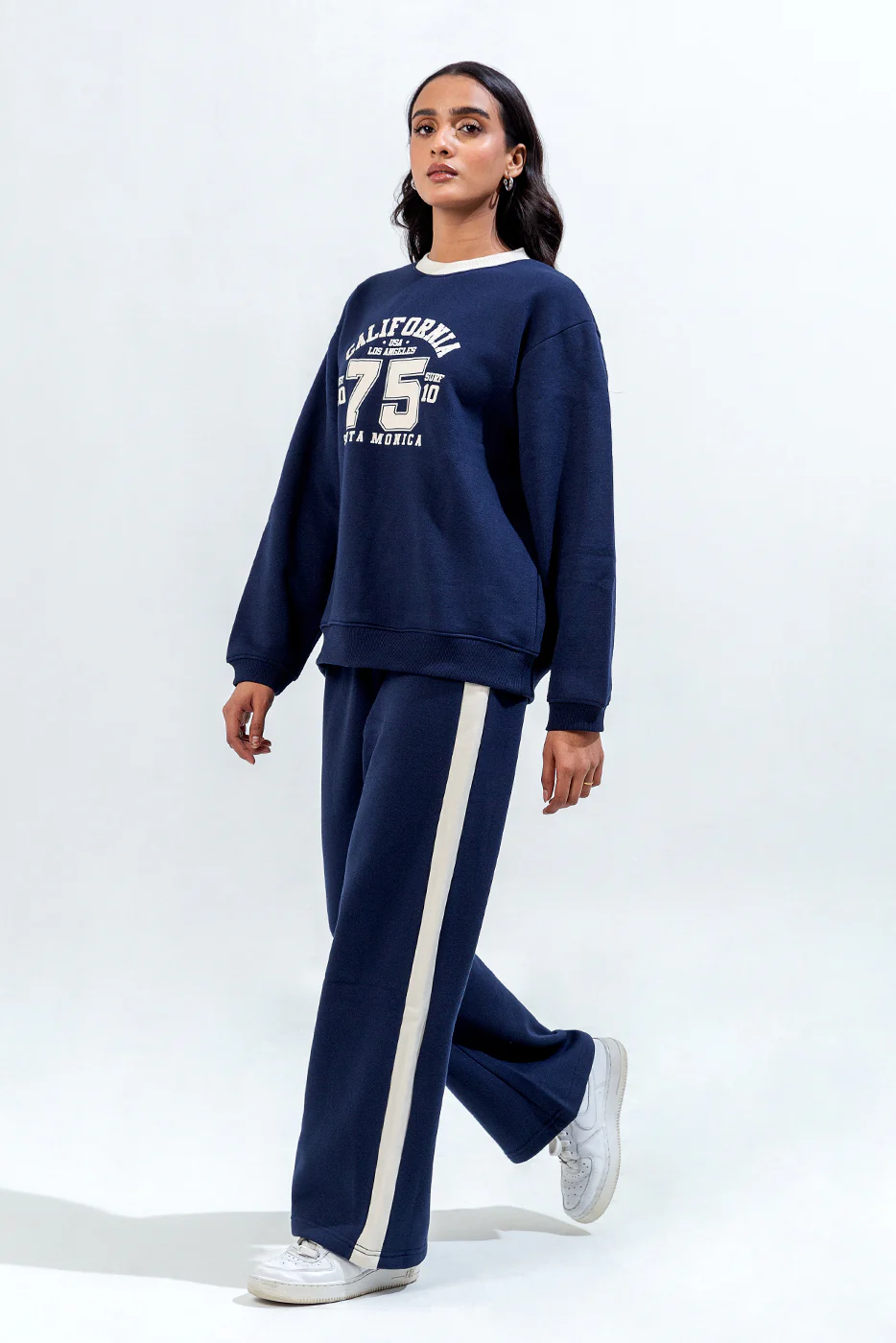 GRAPHIC SWEATSHIRT - Image 3