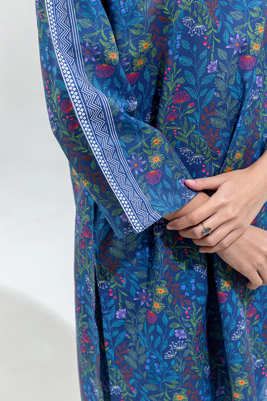 PRINTED KHADDAR SHIRT (PRET) - Image 4