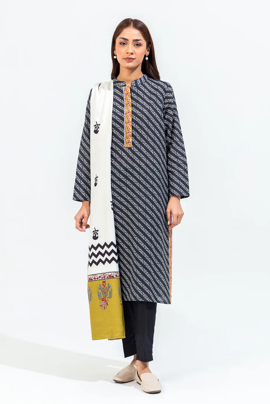2 PIECE PRINTED KHADDAR SUIT (PRET) - Image 2