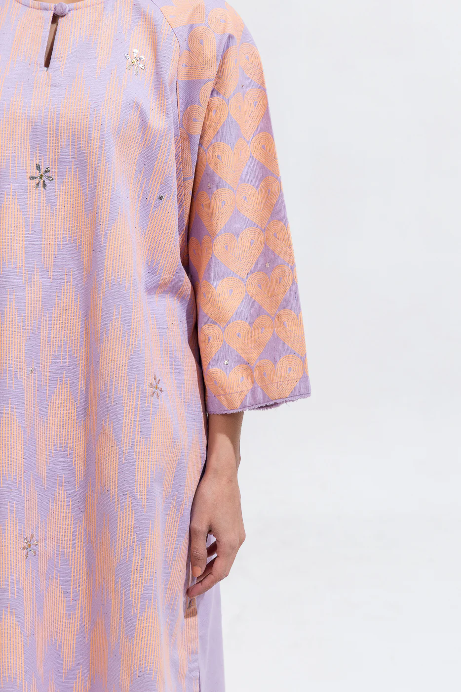2 PIECE PRINTED KHADDAR SUIT (PRET) - Image 6