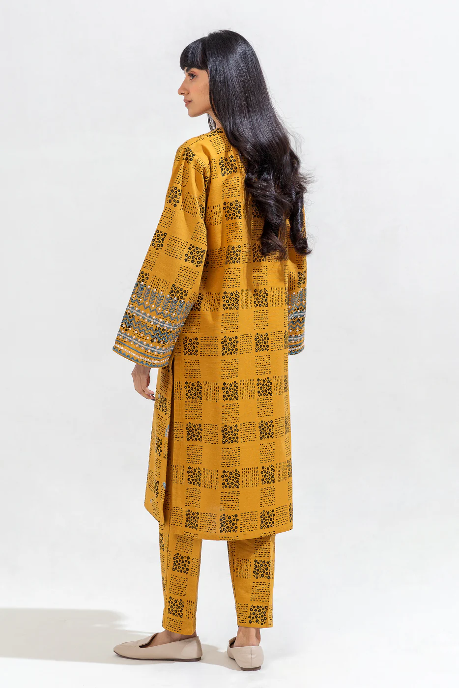 2 PIECE EMBROIDERED KHADDAR SUIT (PRET) - Image 3