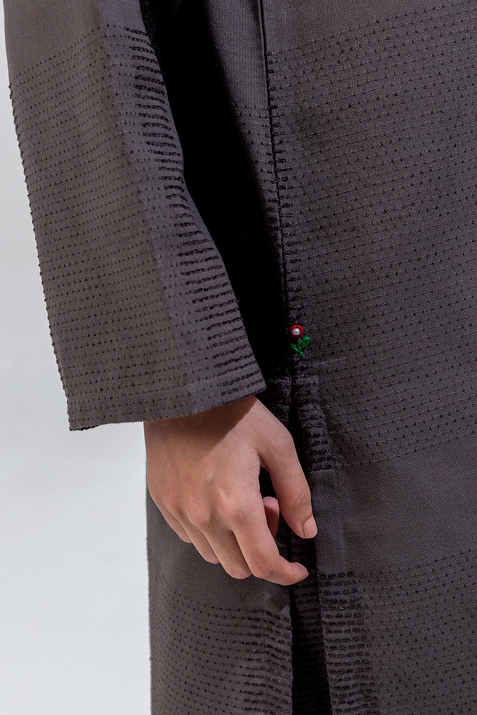 2 PIECE EMBROIDERED YARN DYED SUIT (PRET) - Image 4