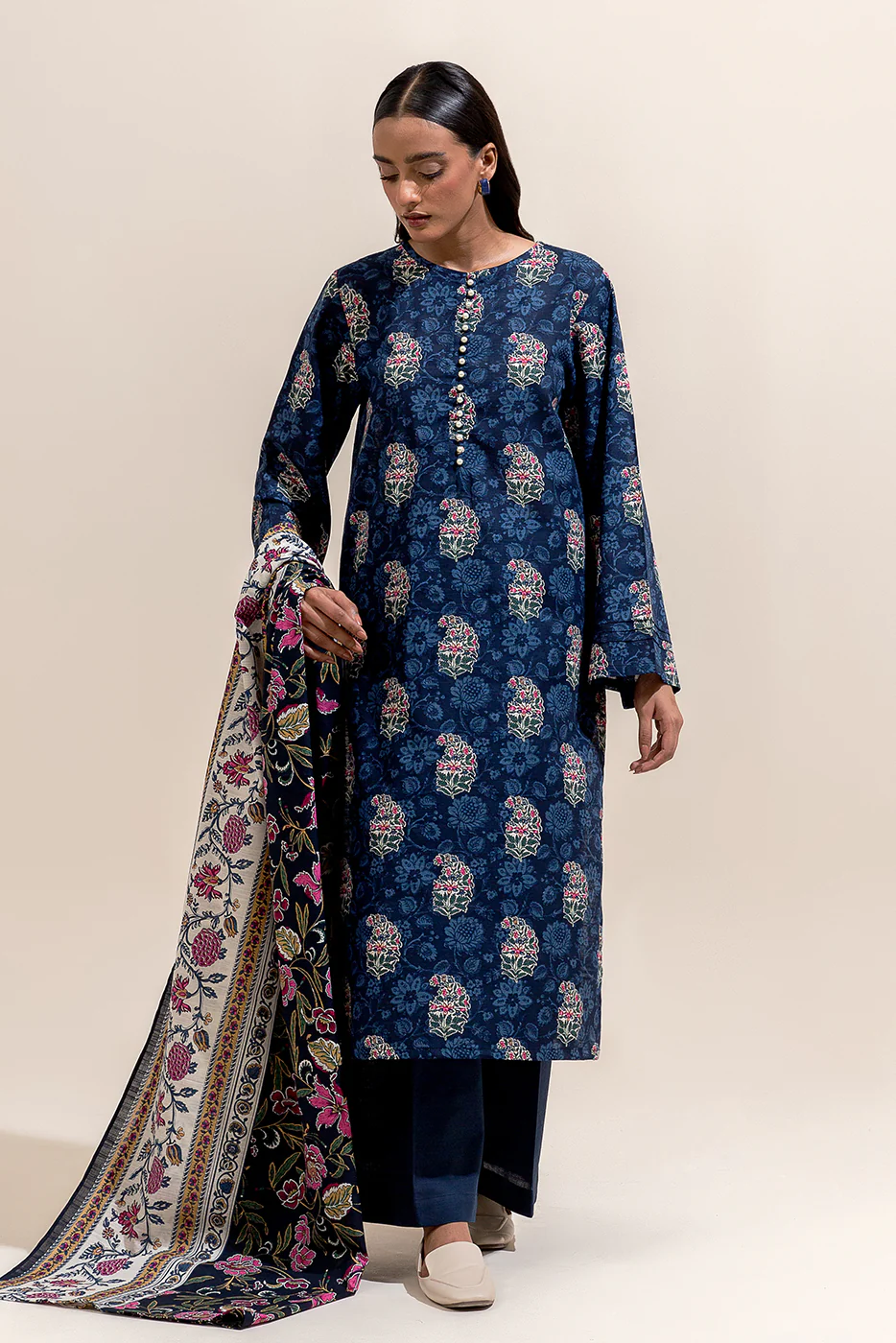 2 PIECE PRINTED KHADDAR SUIT-NAVY TINT (UNSTITCHED) - Image 3
