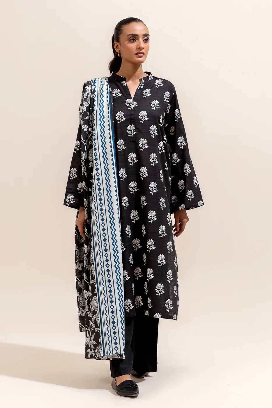 2 PIECE PRINTED KHADDAR SUIT-SABLE GLOOM (UNSTITCHED) - Image 2