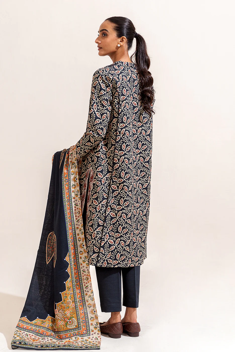 3 PIECE PRINTED KHADDAR SUIT-TRIBAL HALE (UNSTITCHED) - Image 5